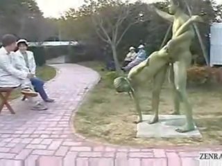 Zielony japońskie ogród statues pieprzyć w publiczne