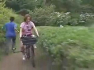 日本语 lassie masturbated 而 骑术 一 specially modified xxx 电影 bike!